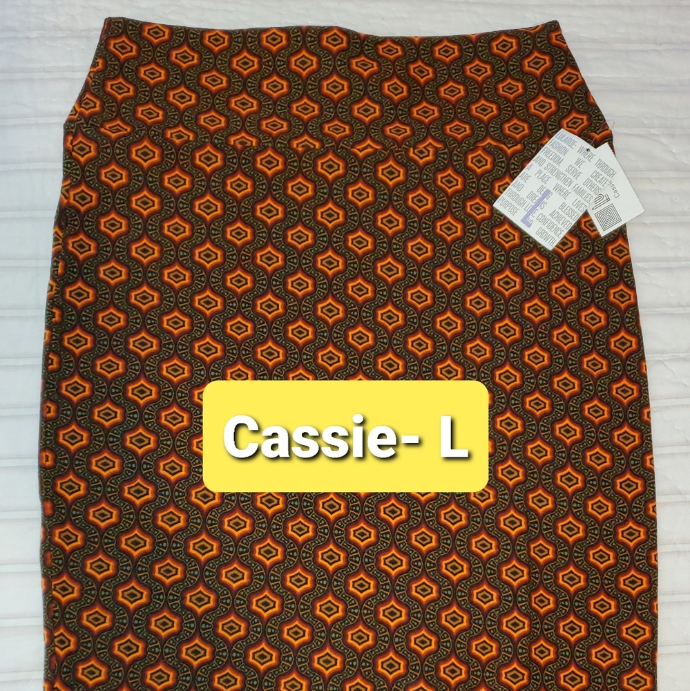 Lularoe- Cassie Lg